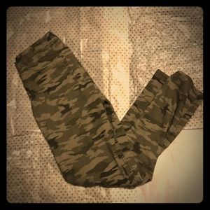 Camo Jeggings 🦌